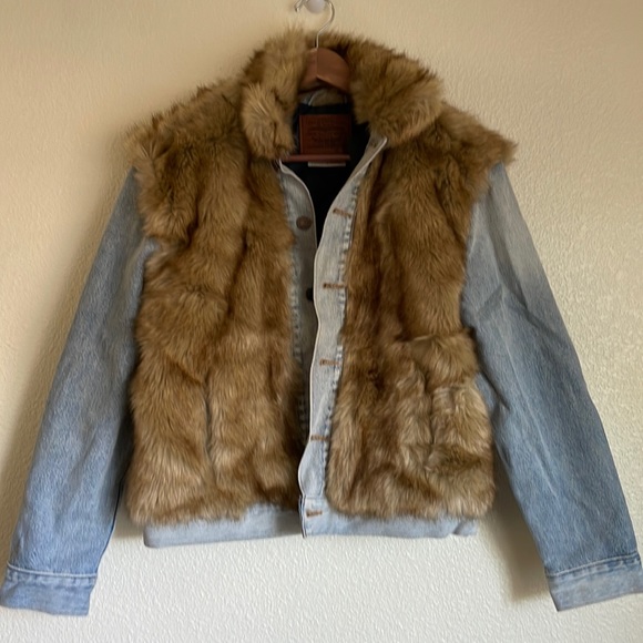 LEVI STRAUSS Faux Fur Trucker Jacket S